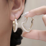 1PCS Love Ear Pin - Image 4