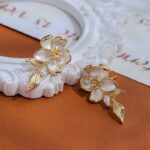 1PCS French-style delicate flower stud earrings - Image 6